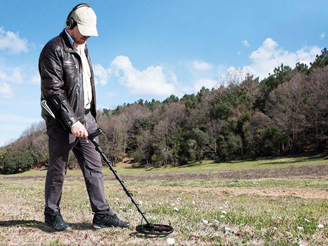 12 نکته برای فلزیابی موثر 5 لیست بهترین فلزیاب های تصویری فرکانسی + ویژگی ها